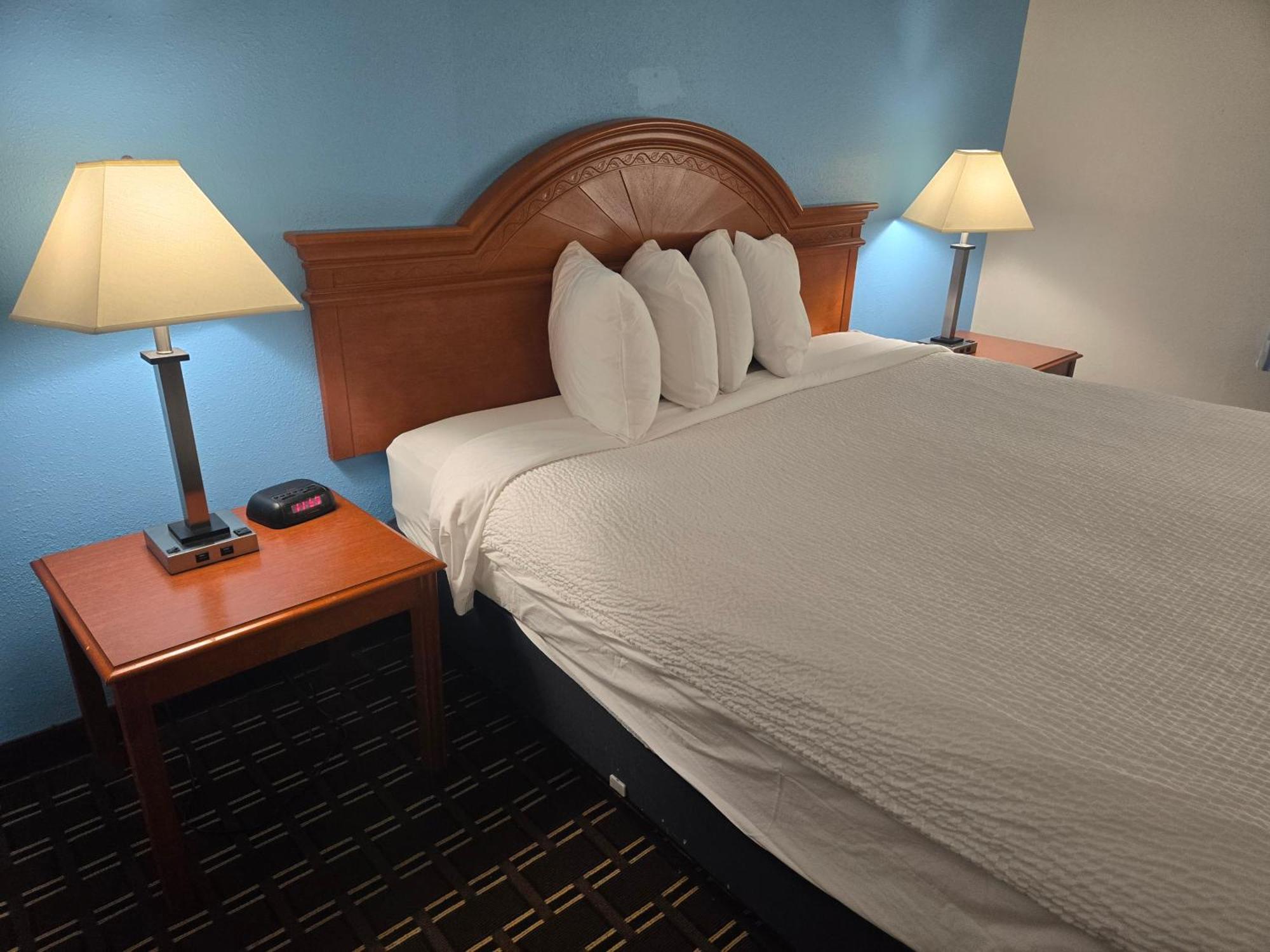 Days By Wyndham Hotel Portage