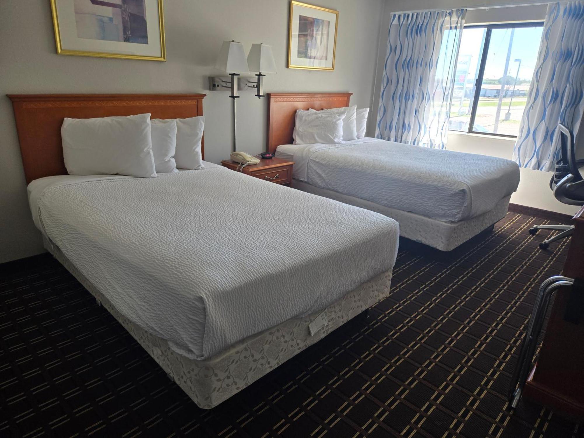 Days By Wyndham Cascade Mountain Area Hotel Portage