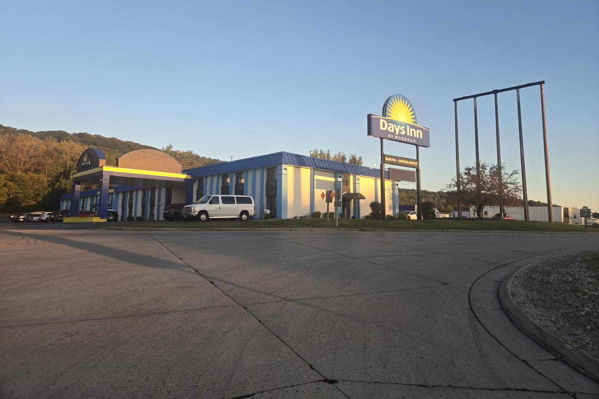 Days By Wyndham Cascade Mountain Area Hotel