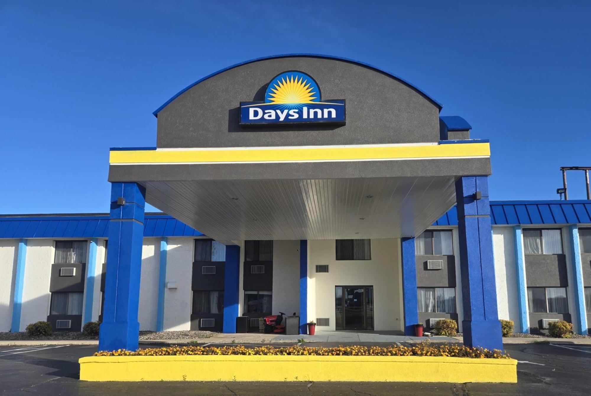 Days By Wyndham Cascade Mountain Area Hotel Portage